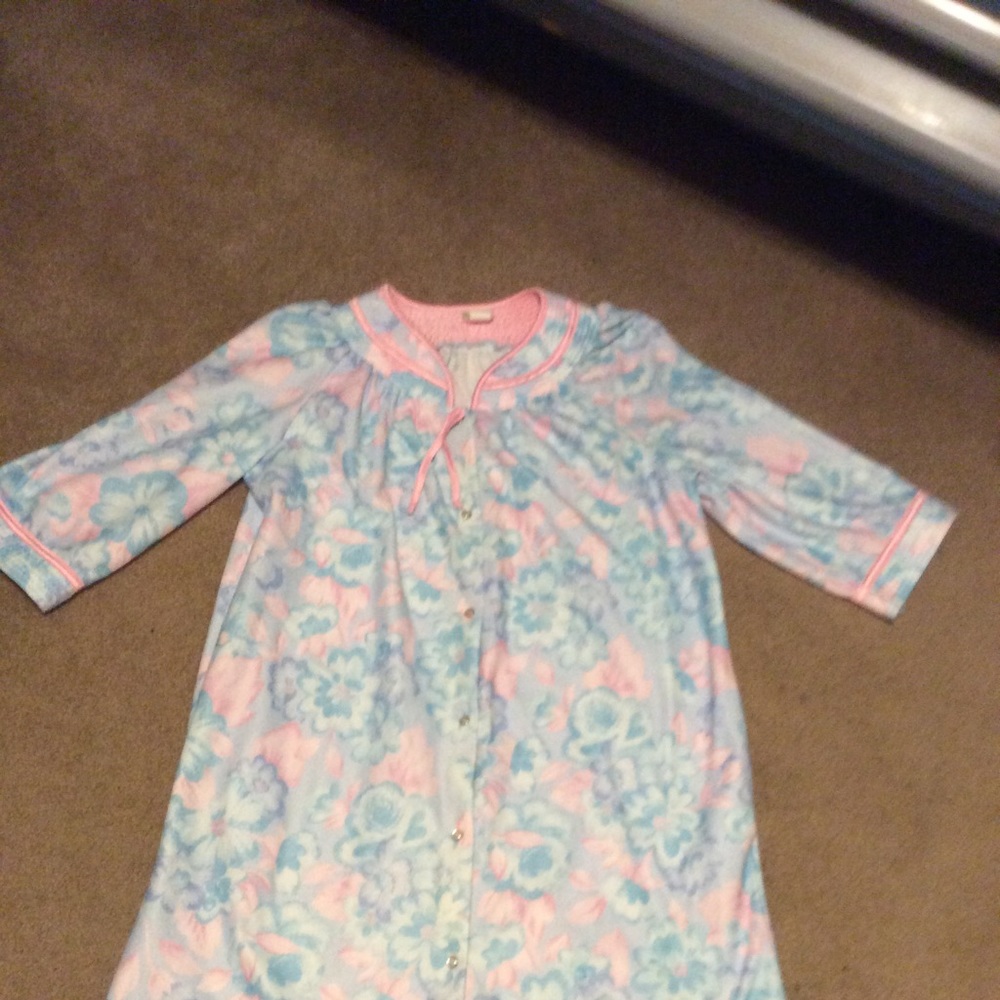 Intimate Moods size large robe